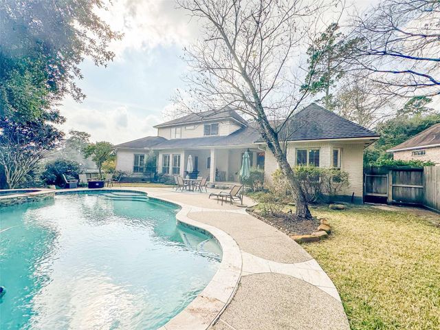 38 E Thymewood Place, The Woodlands, TX 77382