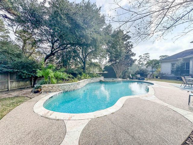 38 E Thymewood Place, The Woodlands, TX 77382