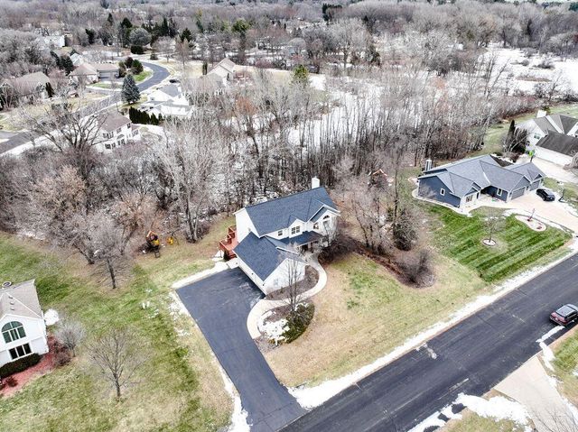 412 E Red Pine CIRCLE, Dousman, WI 53118