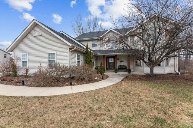 412 E Red Pine CIRCLE, Dousman, WI 53118