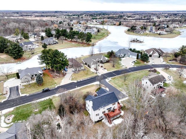 412 E Red Pine CIRCLE, Dousman, WI 53118