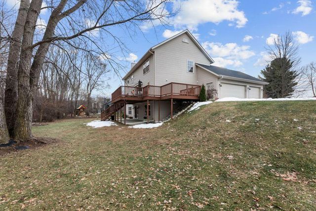 412 E Red Pine CIRCLE, Dousman, WI 53118