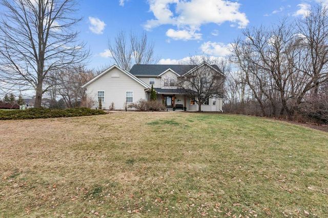 412 E Red Pine CIRCLE, Dousman, WI 53118