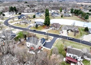 412 E Red Pine CIRCLE, Dousman, WI 53118