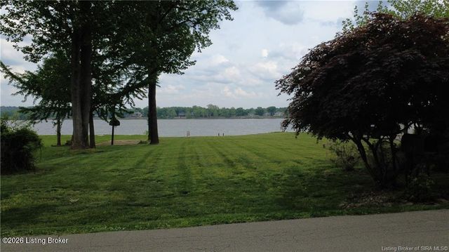 5820 Upper River Rd A, Jeffersonville, IN 47130