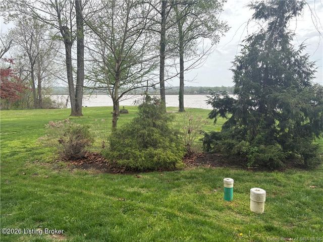5820 Upper River Rd A, Jeffersonville, IN 47130