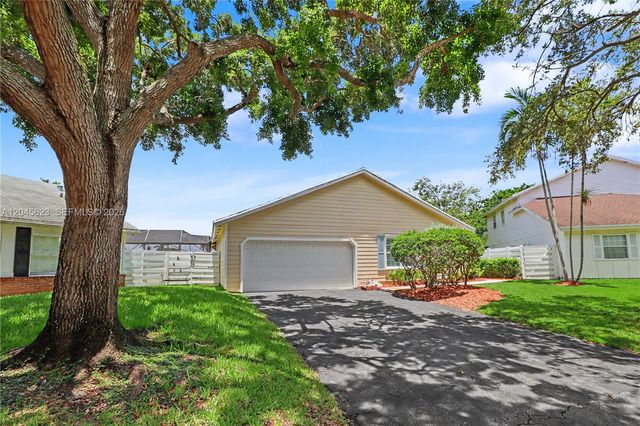 14958 SW 143rd Place, Miami, FL 33186