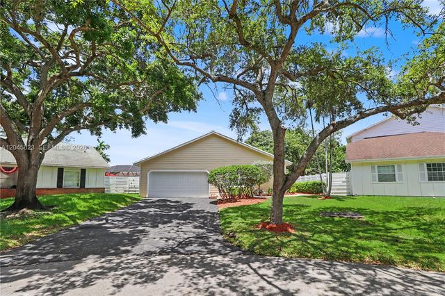 14958 SW 143rd Place, Miami, FL 33186