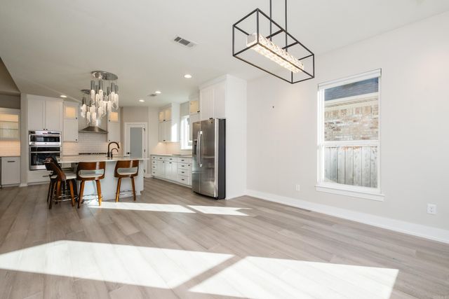 25 Belles Fleurs Circle, Little Rock, AR 72223