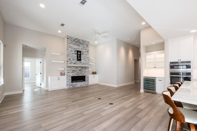 25 Belles Fleurs Circle, Little Rock, AR 72223