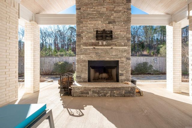 25 Belles Fleurs Circle, Little Rock, AR 72223