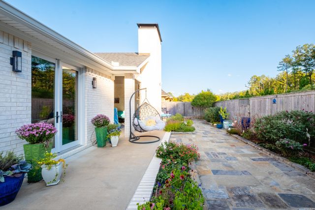 25 Belles Fleurs Circle, Little Rock, AR 72223