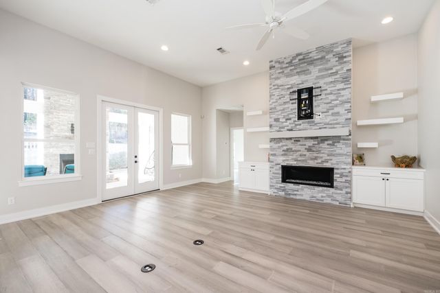 25 Belles Fleurs Circle, Little Rock, AR 72223