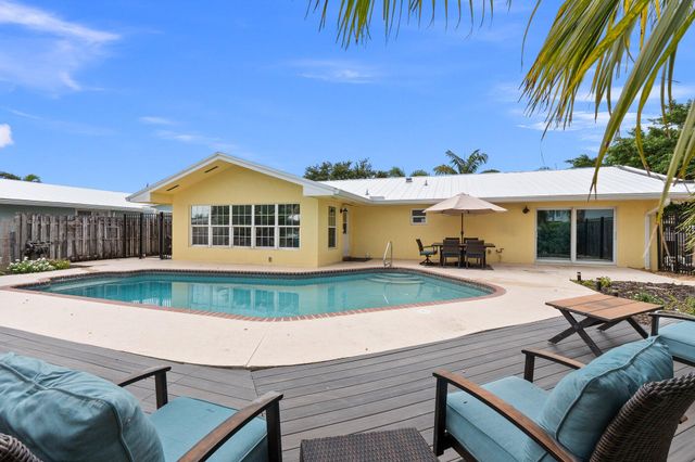 1749 SW Coxswain Place, Palm City, FL 34990