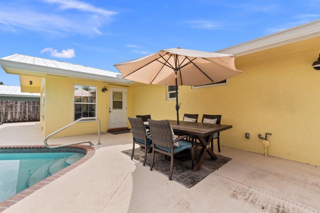 1749 SW Coxswain Place, Palm City, FL 34990