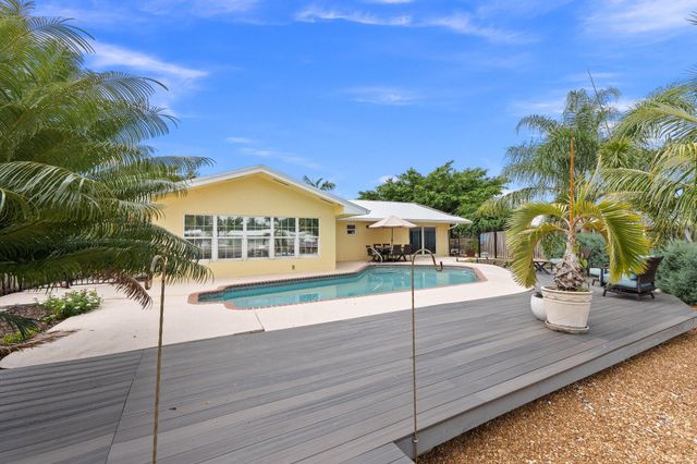 1749 SW Coxswain Place, Palm City, FL 34990