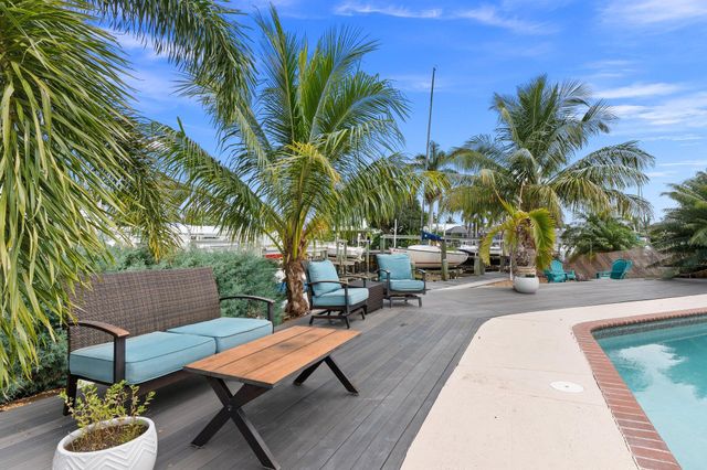 1749 SW Coxswain Place, Palm City, FL 34990