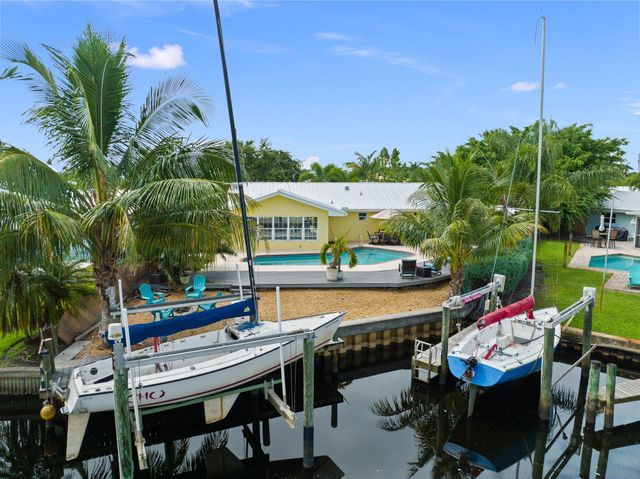 1749 SW Coxswain Place, Palm City, FL 34990