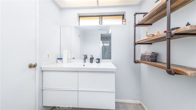 7422 Hazeltine Avenue 2, Van Nuys, CA 91405