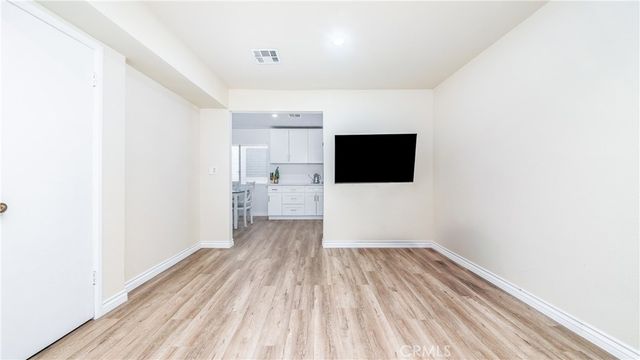 7422 Hazeltine Avenue 2, Van Nuys, CA 91405