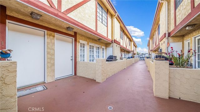 7422 Hazeltine Avenue 2, Van Nuys, CA 91405