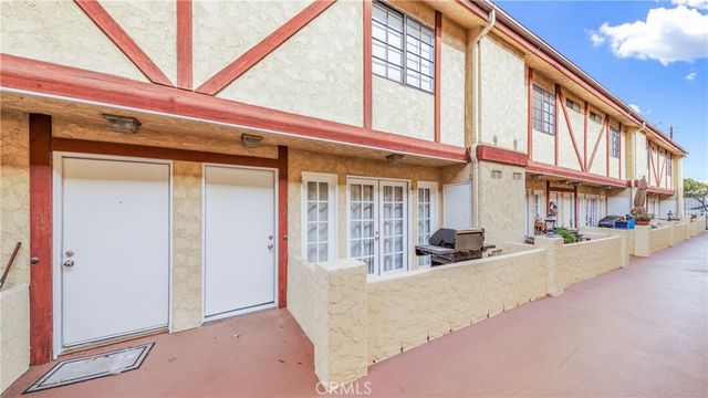 7422 Hazeltine Avenue 2, Van Nuys, CA 91405
