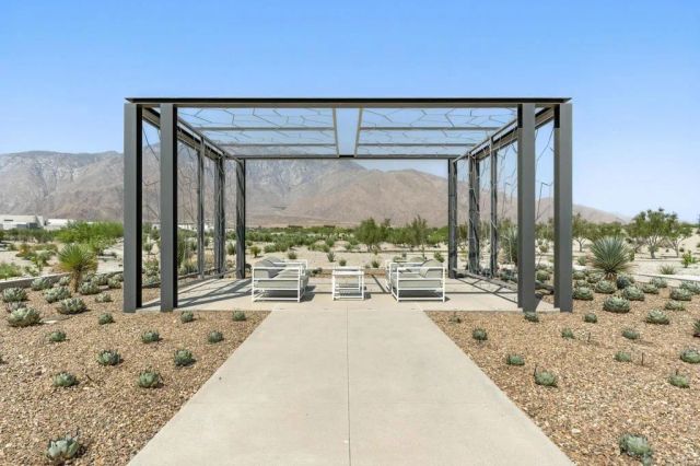 455 Palladium Boulevard, Palm Springs, CA 92262