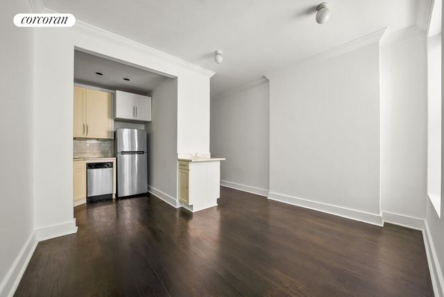 555 Lenox Ave Apt 2B, New York City, NY 10037