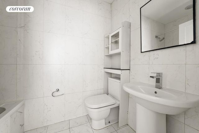 555 Lenox Ave Apt 2B, New York City, NY 10037