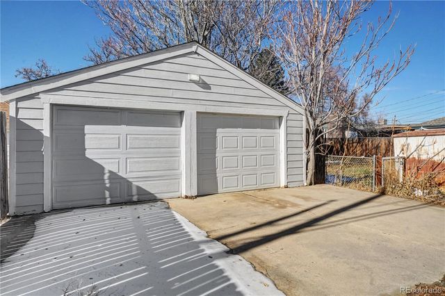 1764 Oakland Street, Aurora, CO 80010