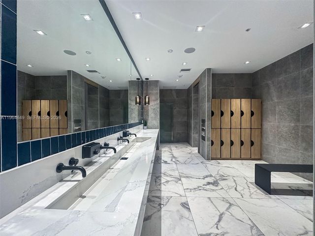 90 SW 3rd St 1608, Miami, FL 33130