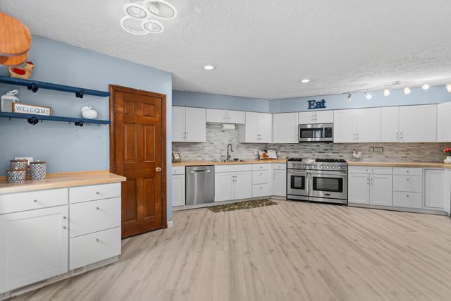 101 Black Brook Road, Goffstown, NH 03045