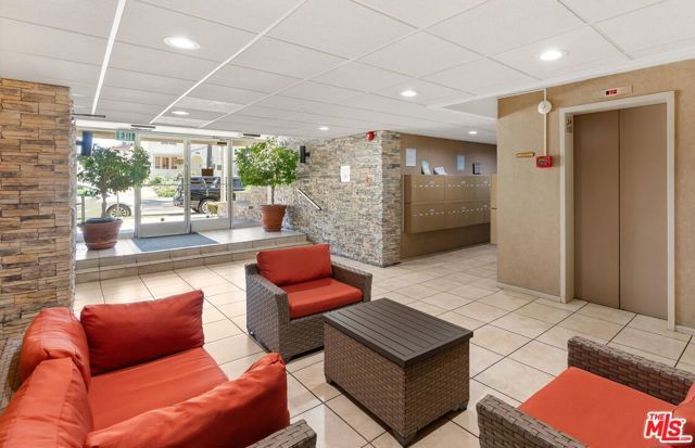 525 N Sycamore Avenue 225, Los Angeles, CA 90036