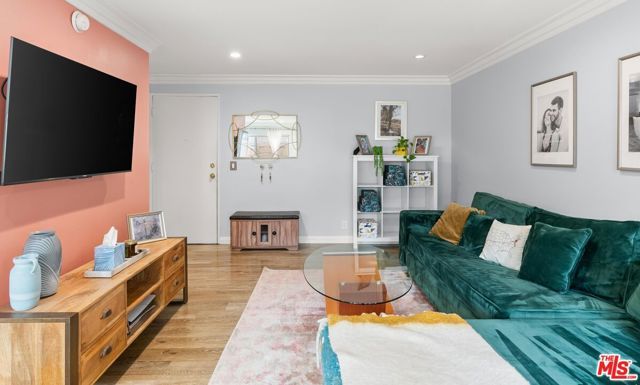 525 N Sycamore Avenue 225, Los Angeles, CA 90036