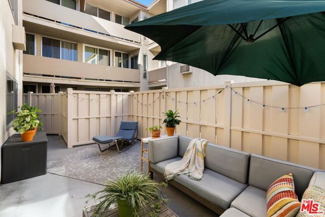 525 N Sycamore Avenue 225, Los Angeles, CA 90036