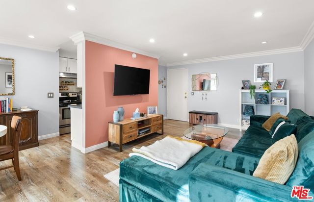 525 N Sycamore Avenue 225, Los Angeles, CA 90036