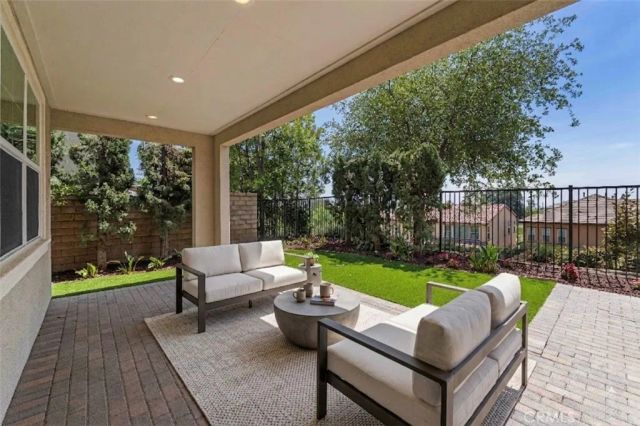636 Boxwood Ln, Azusa, CA 91702