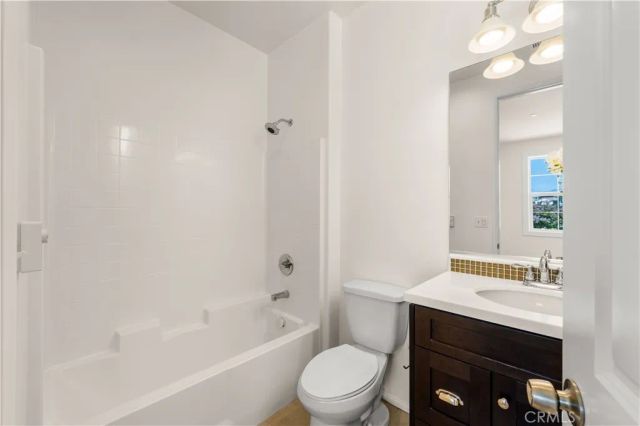636 Boxwood Ln, Azusa, CA 91702