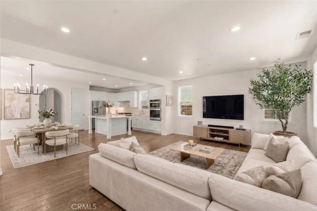 636 Boxwood Ln, Azusa, CA 91702