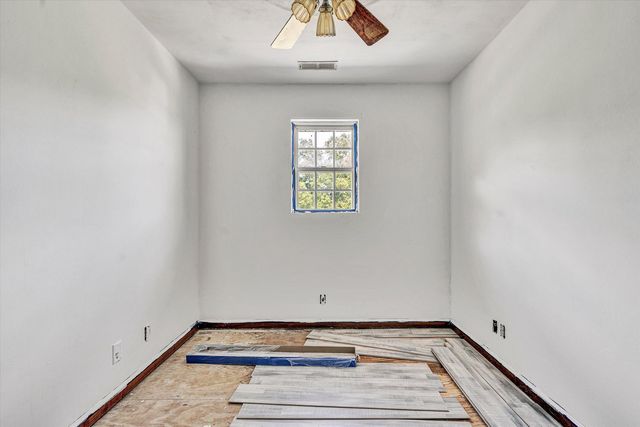 1441 Dickerson RD, Goodview, VA 24095