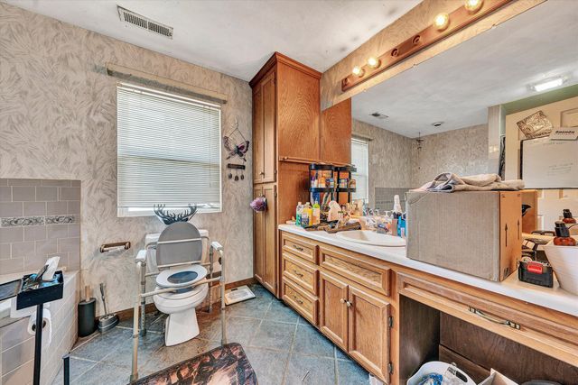 1441 Dickerson RD, Goodview, VA 24095