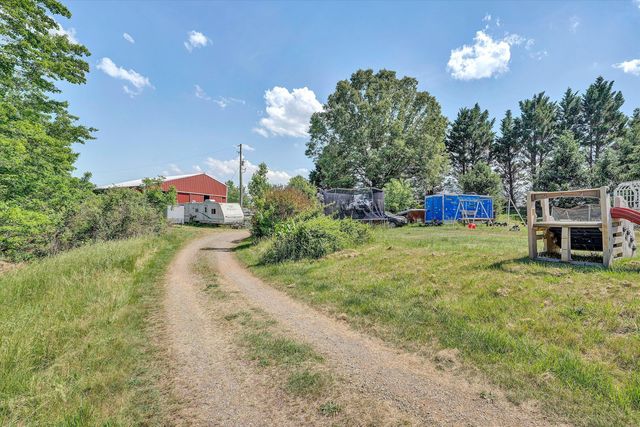1441 Dickerson RD, Goodview, VA 24095