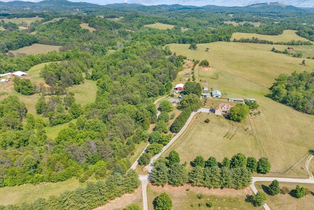 1441 Dickerson RD, Goodview, VA 24095