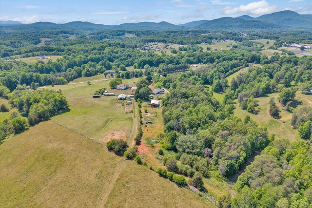 1441 Dickerson RD, Goodview, VA 24095