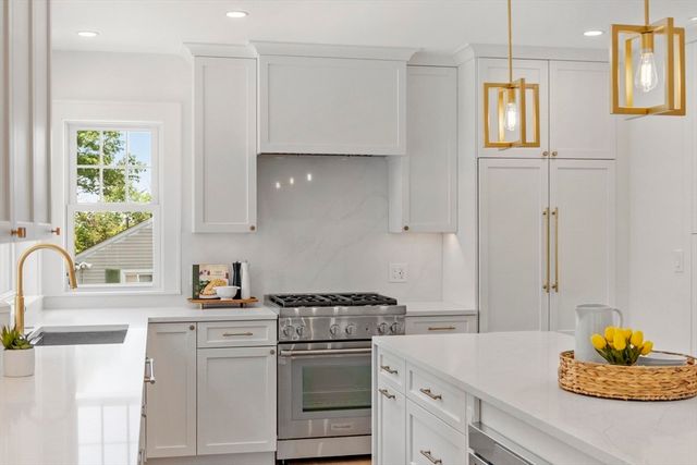 196 Doty St, Waltham, MA 02452