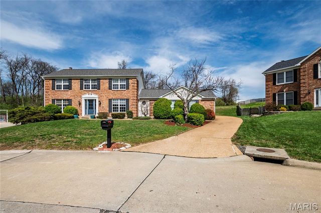 6301 Highland Estates Drive, St Louis, MO 63129
