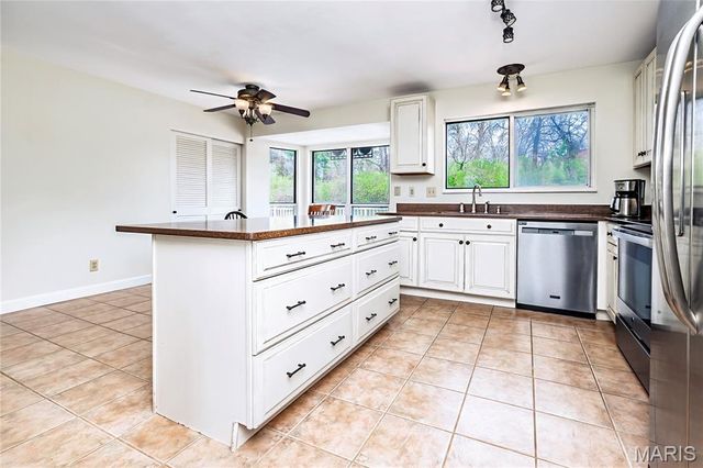 6301 Highland Estates Drive, St Louis, MO 63129