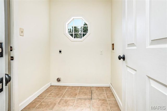 6301 Highland Estates Drive, St Louis, MO 63129