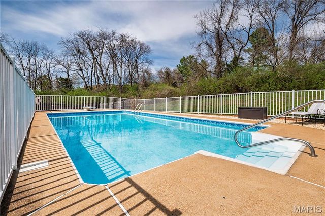 6301 Highland Estates Drive, St Louis, MO 63129