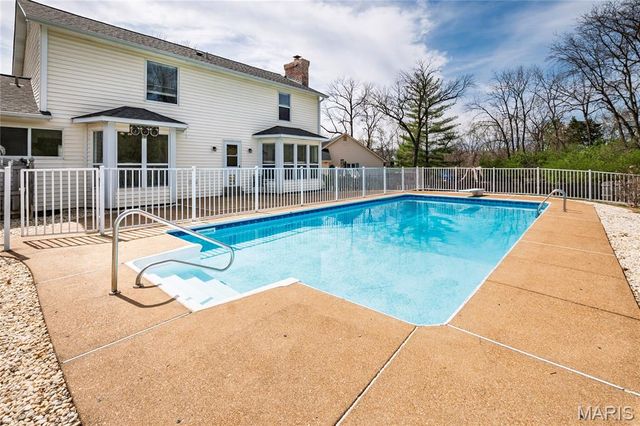 6301 Highland Estates Drive, St Louis, MO 63129